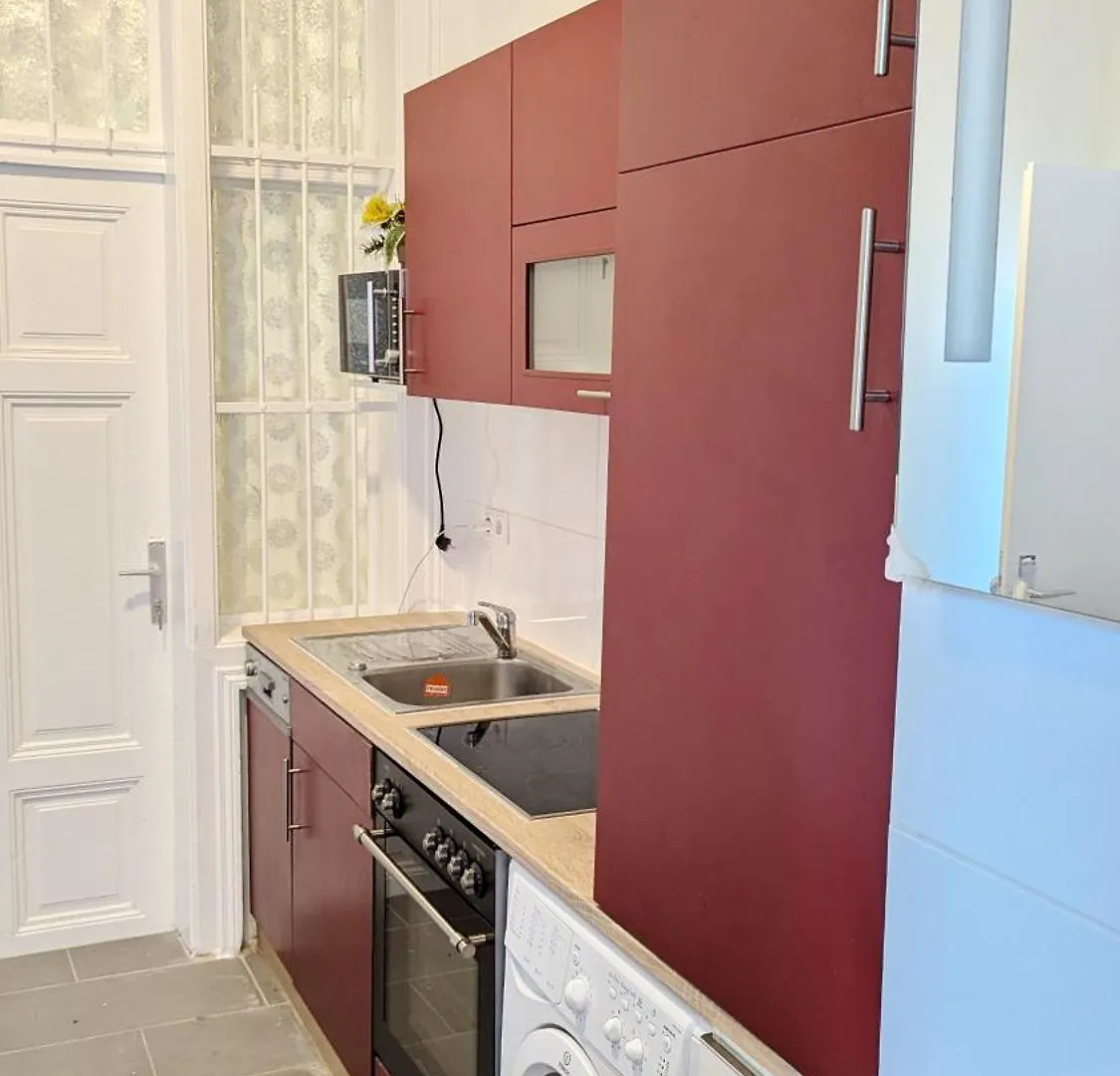 Homestay Cozy Room In Stadthalle Area Vienna Austria